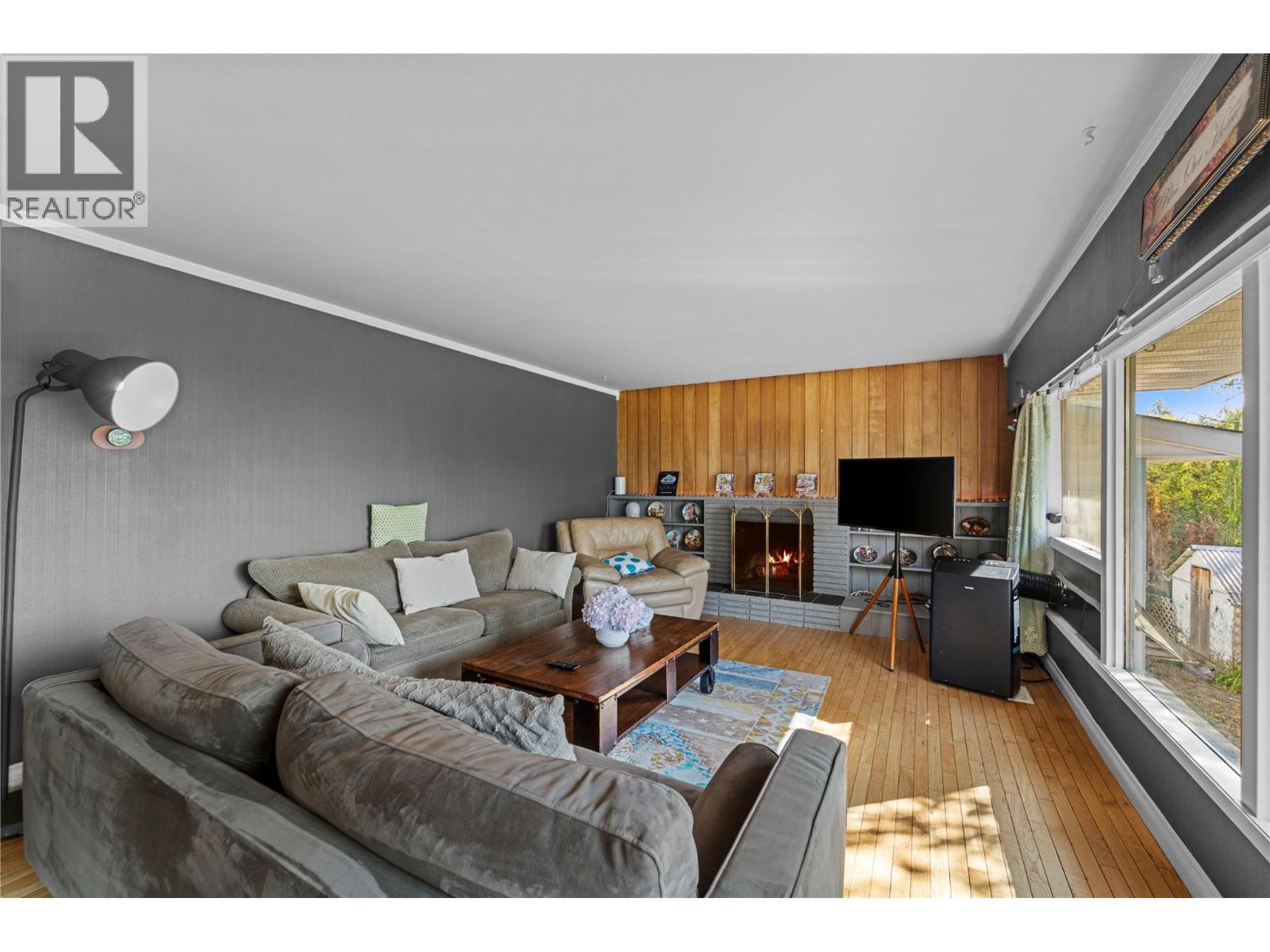 1938 Parker Drive, Merritt, BC - Indoor Photo Showing Other Room