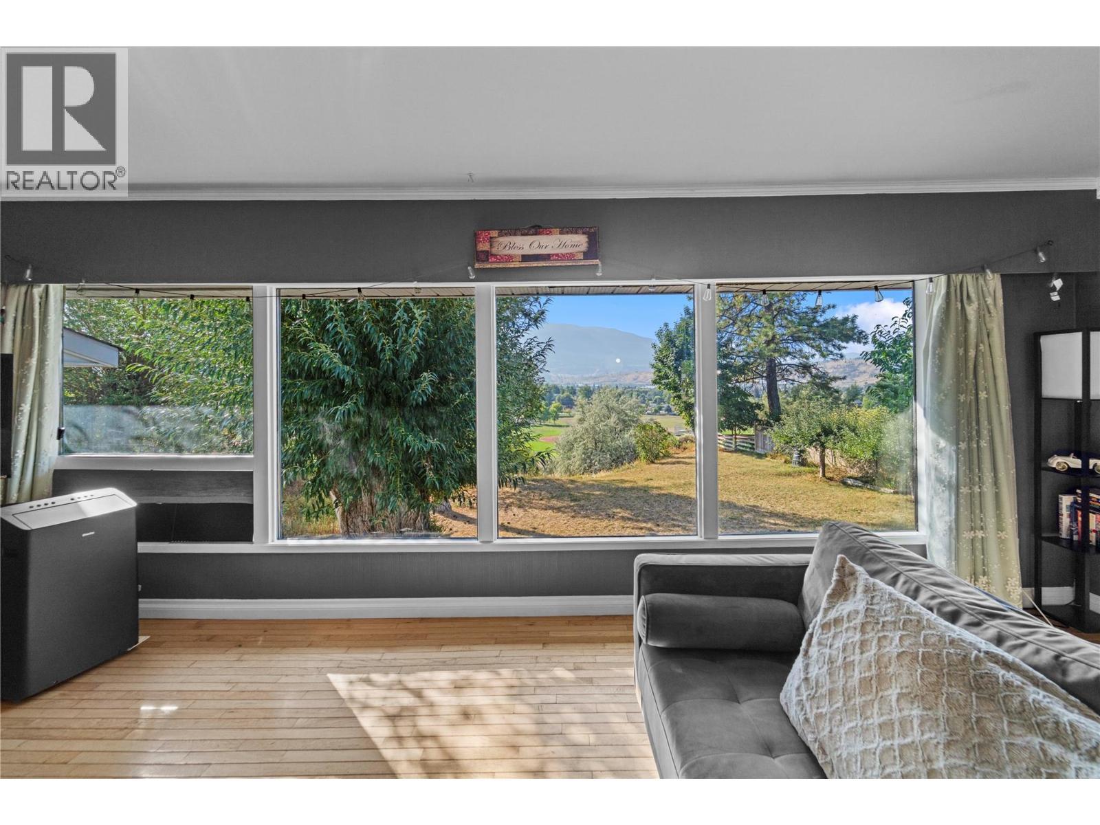 1938 Parker Drive, Merritt, BC - Indoor