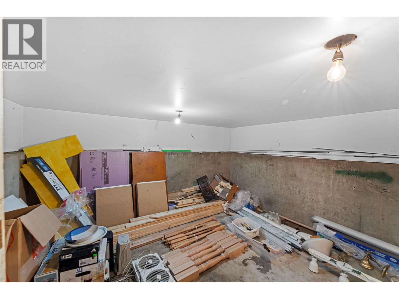 1938 Parker Drive, Merritt, BC - Indoor Photo Showing Other Room