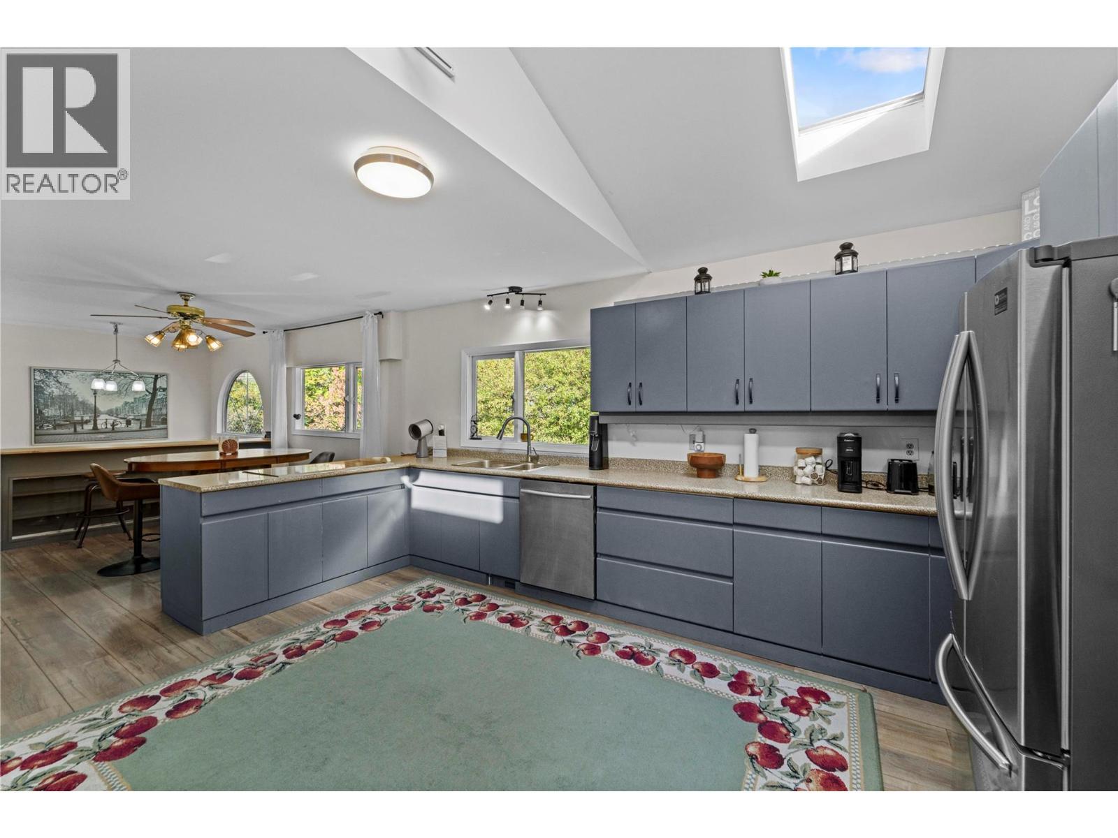 1938 Parker Drive, Merritt, BC - Indoor Photo Showing Kitchen With Double Sink