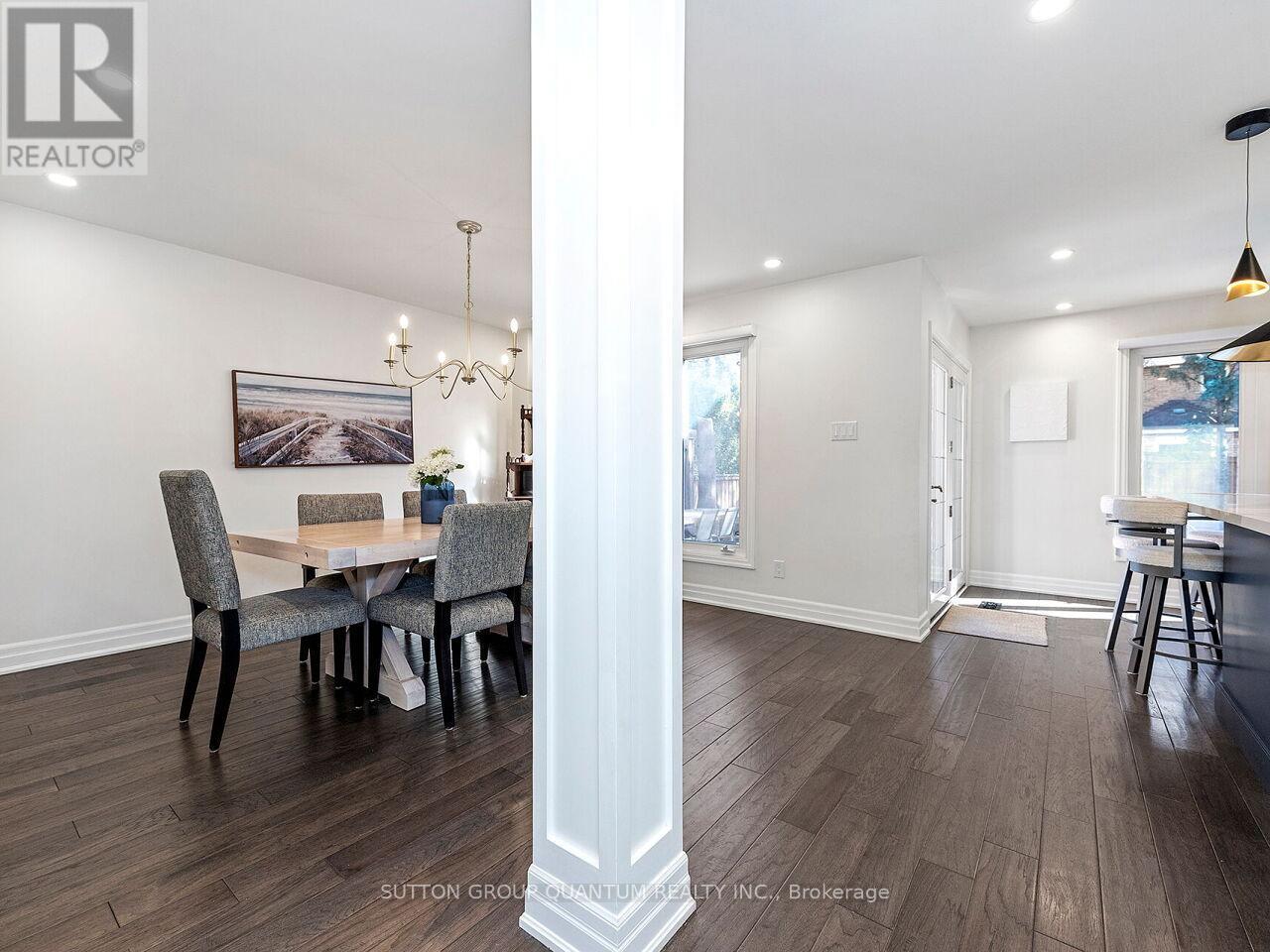 1872 Flintlock Court, Mississauga, ON - Indoor Photo Showing Dining Room