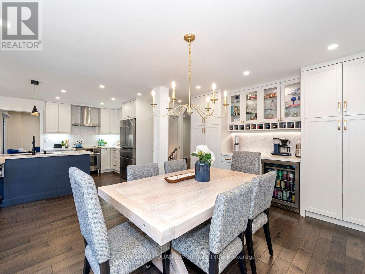 1872 Flintlock Court, Mississauga, ON - Indoor Photo Showing Dining Room