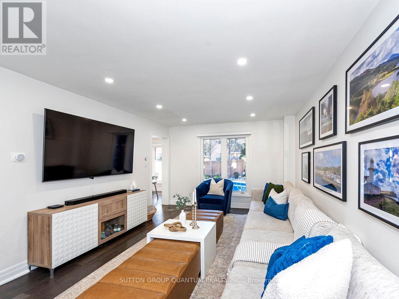 1872 Flintlock Court, Mississauga, ON - Indoor Photo Showing Living Room