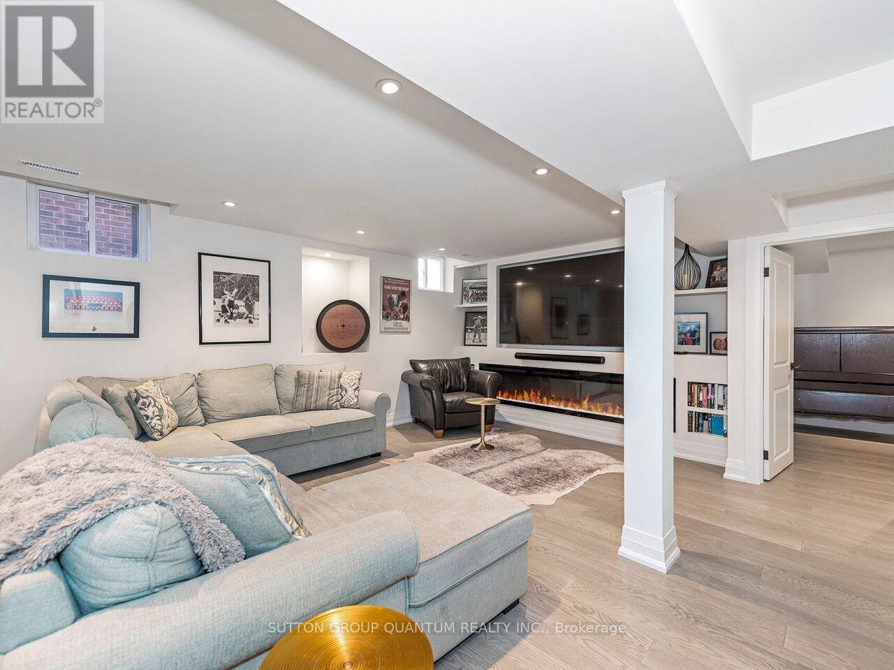 1872 Flintlock Court, Mississauga, ON - Indoor