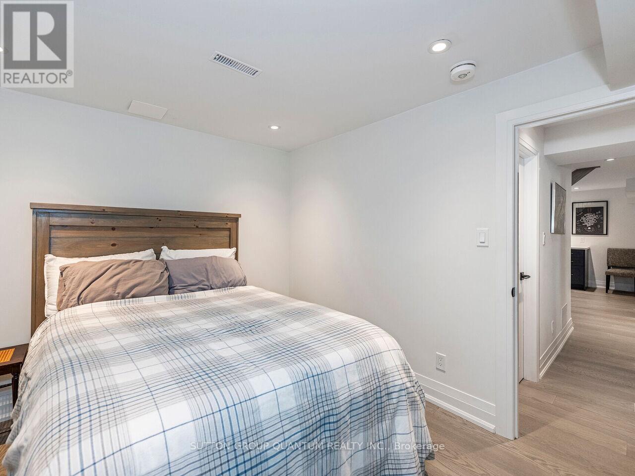 1872 Flintlock Court, Mississauga, ON - Indoor Photo Showing Bedroom