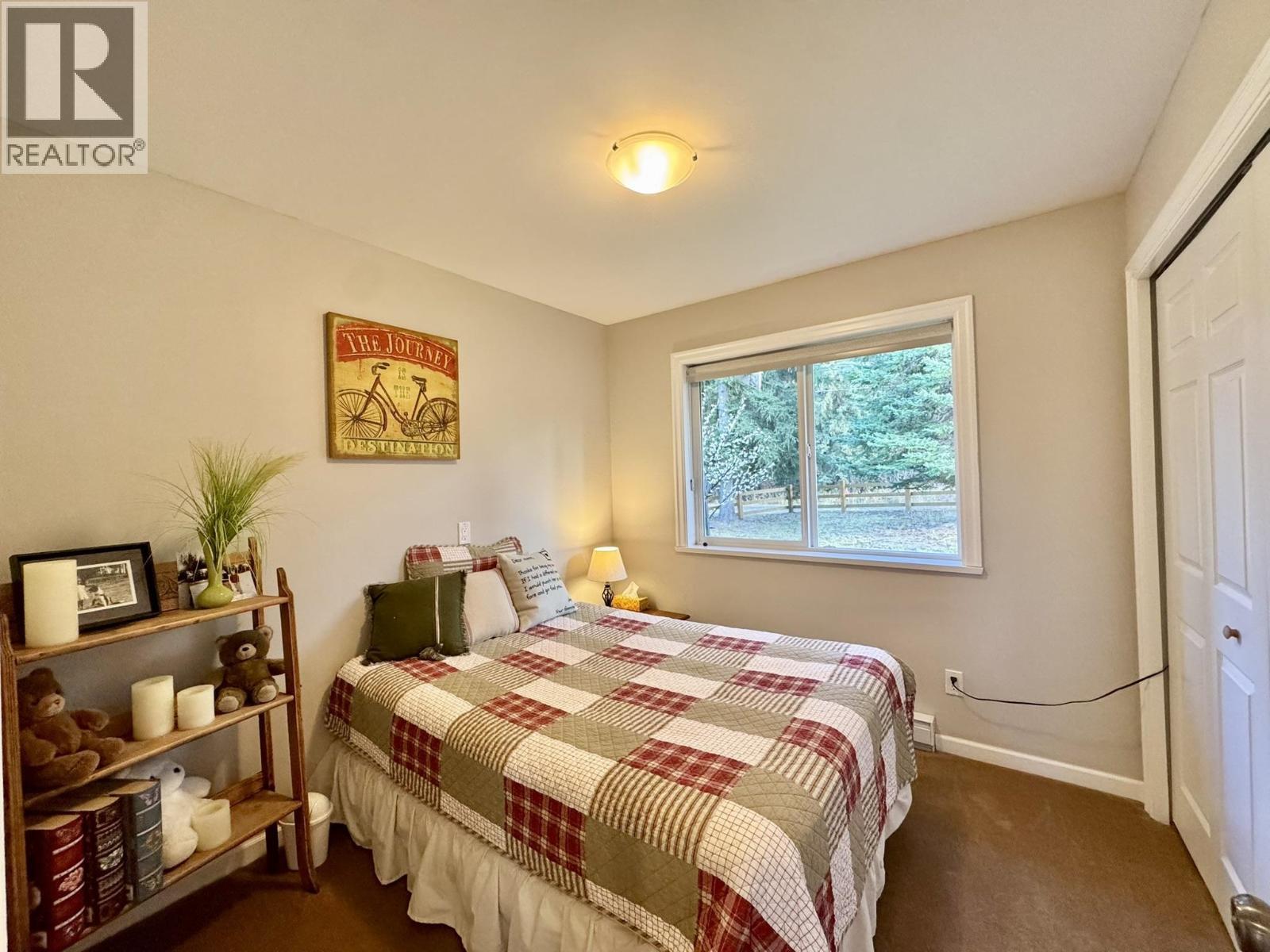 6284 Macabar Road, Deka Lake / Sulphurous / Hathaway Lakes, BC - Indoor Photo Showing Bedroom