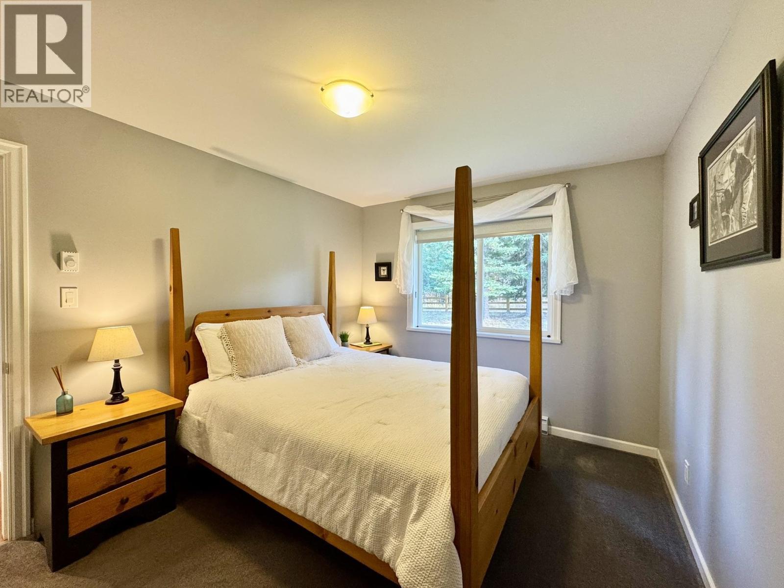 6284 Macabar Road, Deka Lake / Sulphurous / Hathaway Lakes, BC - Indoor Photo Showing Bedroom