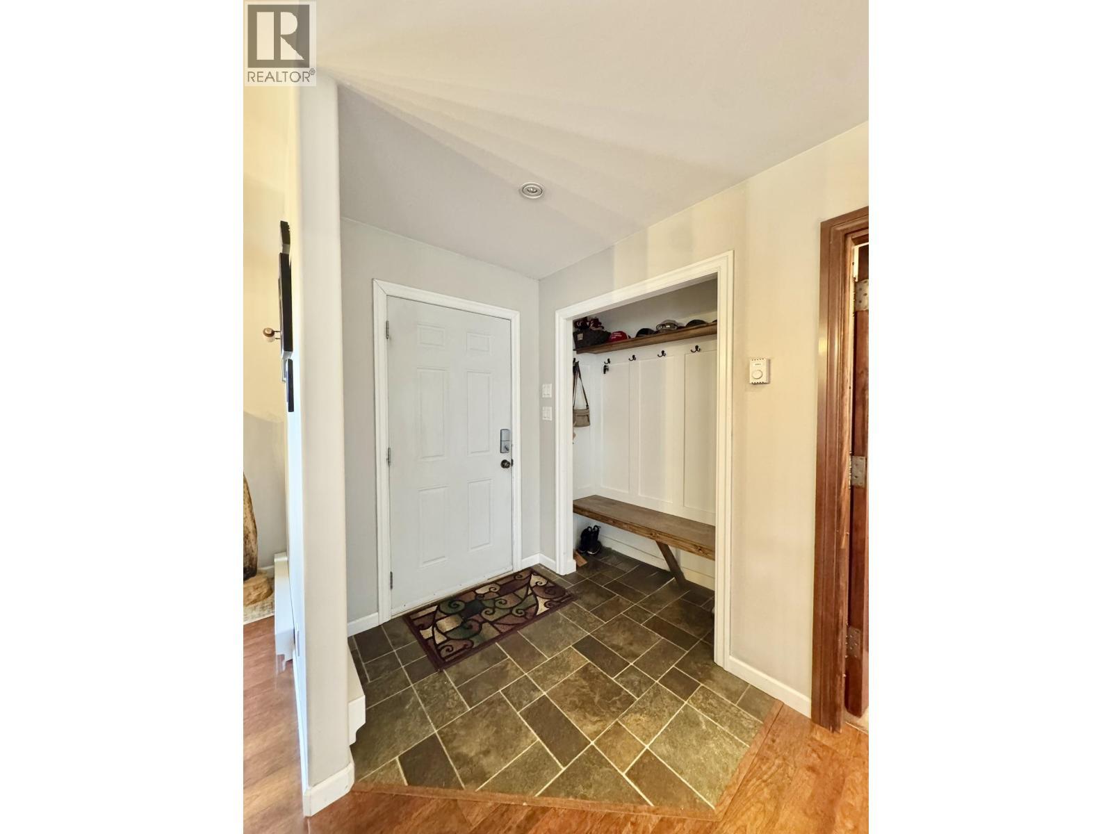 6284 Macabar Road, Deka Lake / Sulphurous / Hathaway Lakes, BC - Indoor Photo Showing Other Room