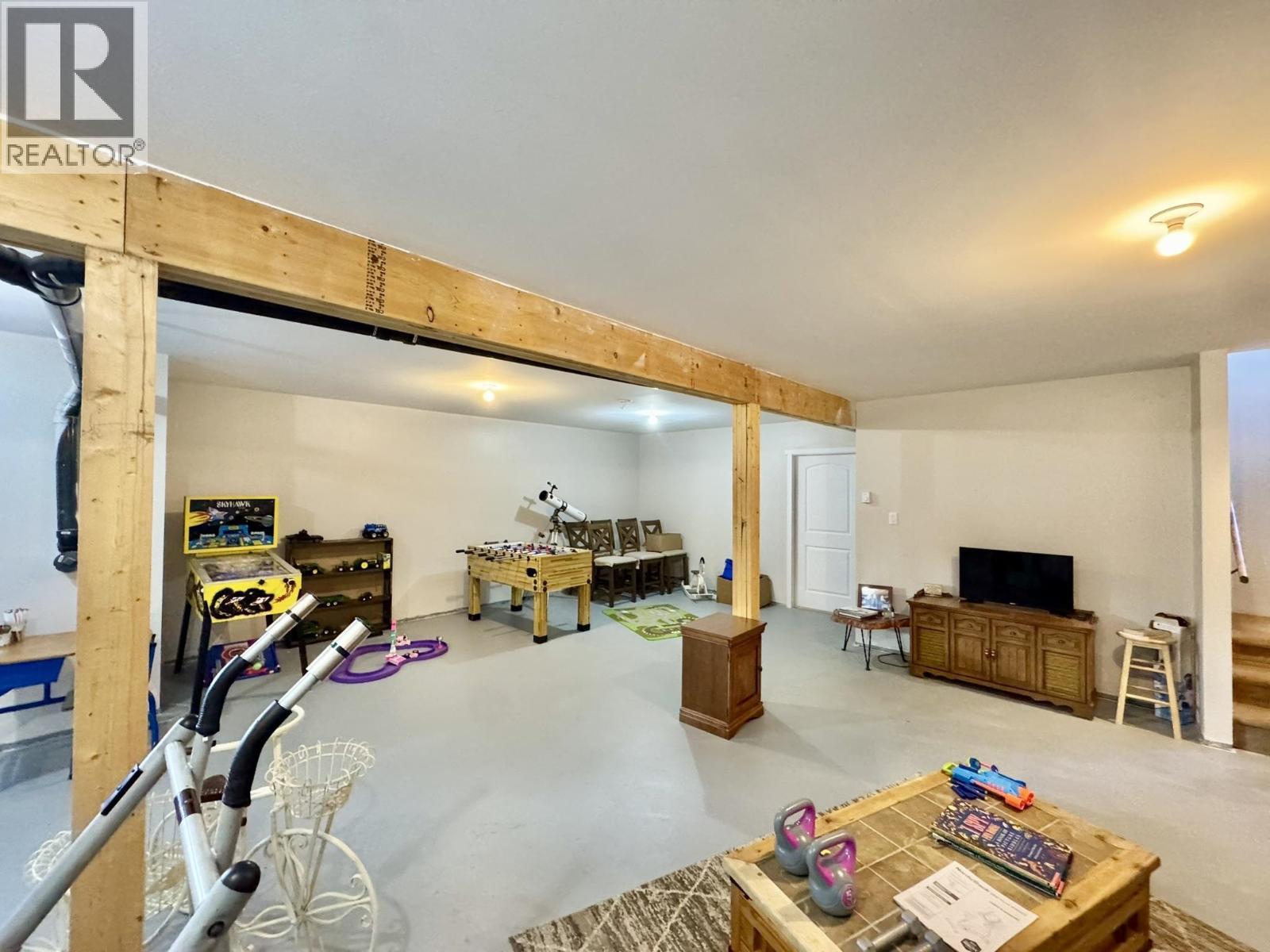 6284 Macabar Road, Deka Lake / Sulphurous / Hathaway Lakes, BC - Indoor