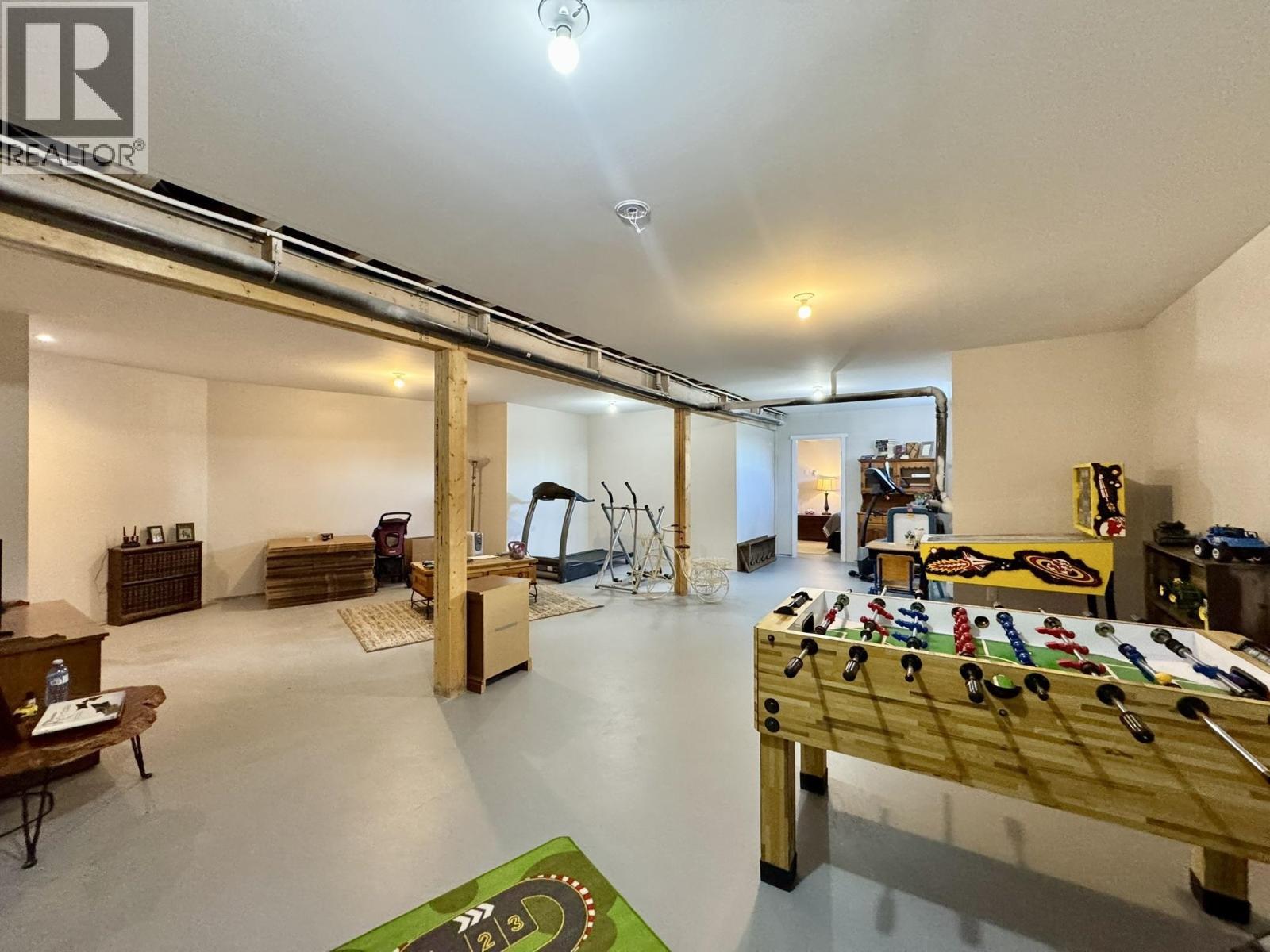 6284 Macabar Road, Deka Lake / Sulphurous / Hathaway Lakes, BC - Indoor