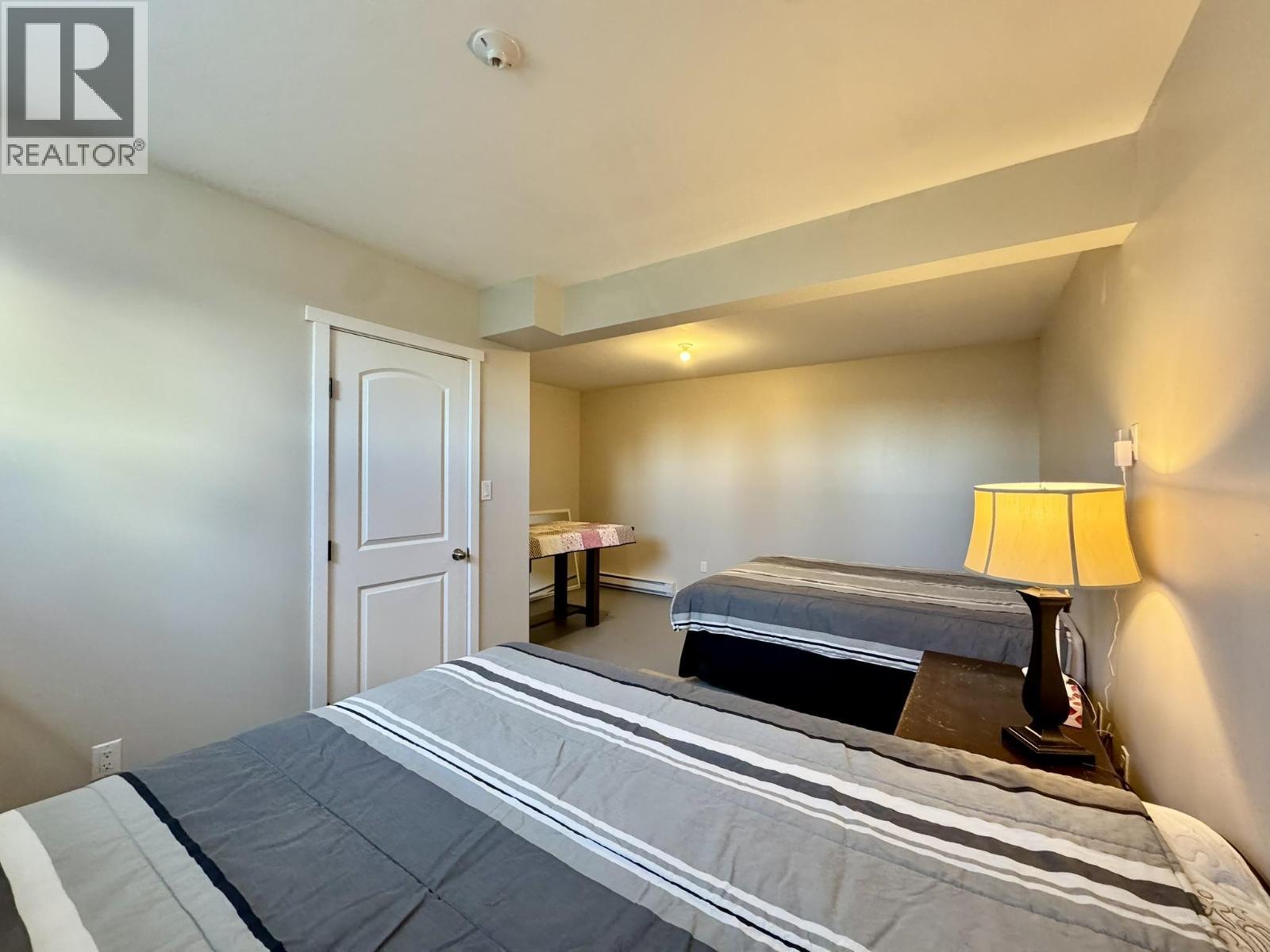 6284 Macabar Road, Deka Lake / Sulphurous / Hathaway Lakes, BC - Indoor Photo Showing Bedroom