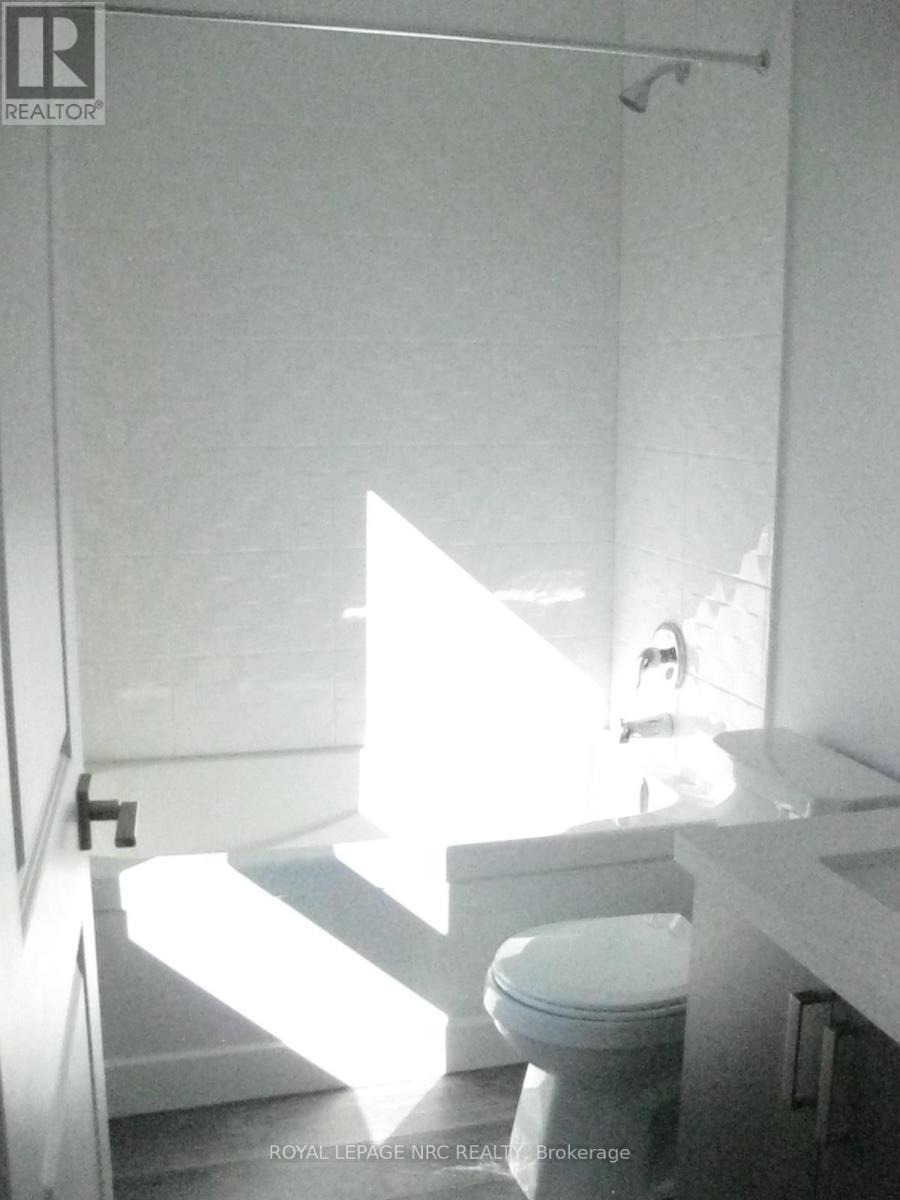 34 - 6705 Cropp Street, Niagara Falls (Morrison), ON - Photo Showing Bathroom