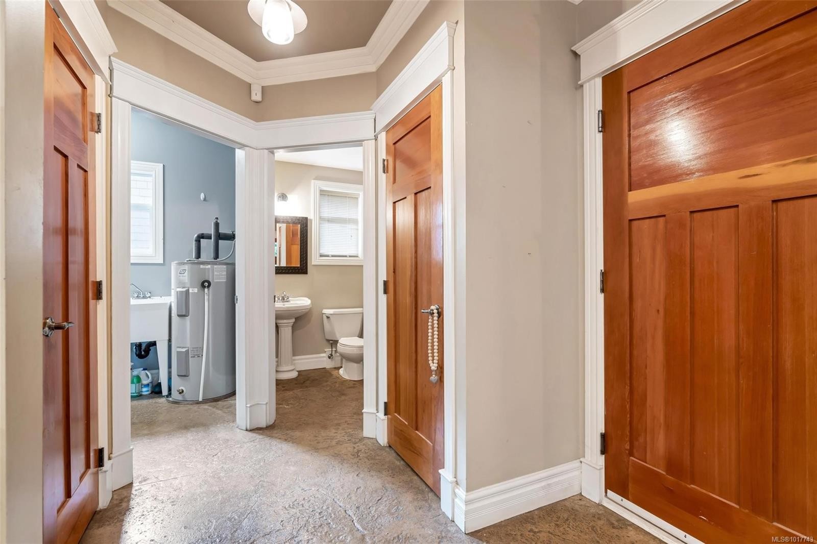 411 Conway Rd, Saanich, BC