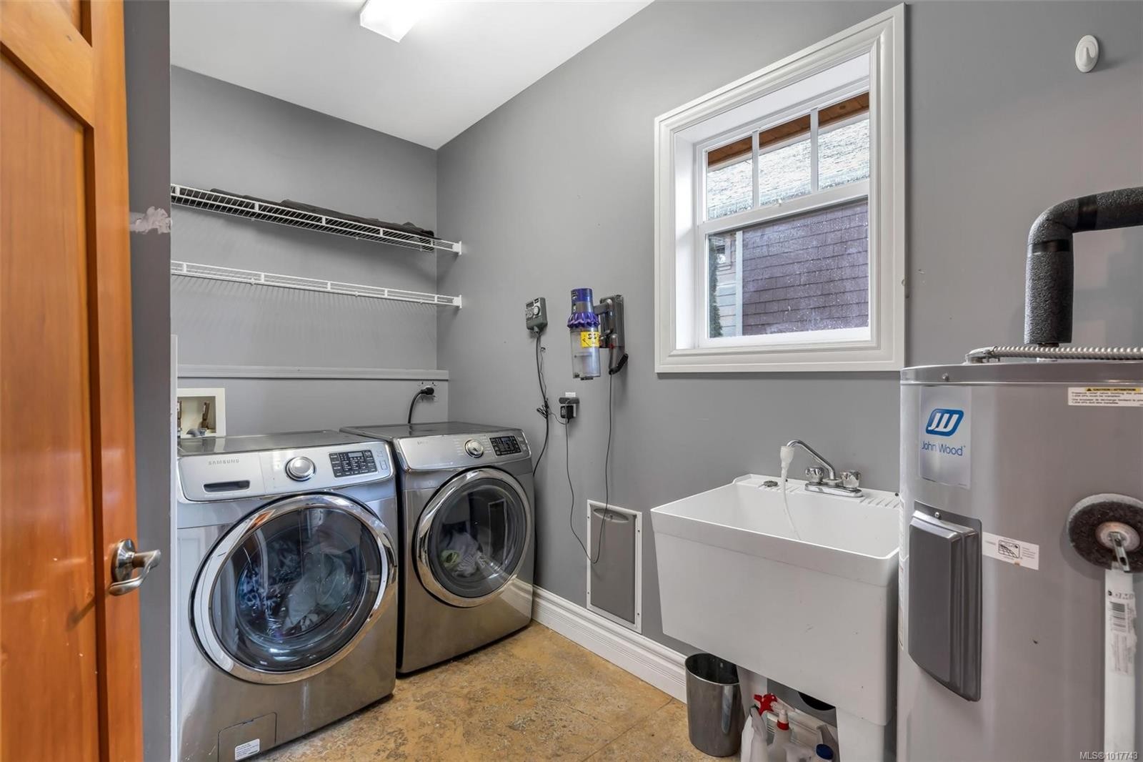 411 Conway Rd, Saanich, BC