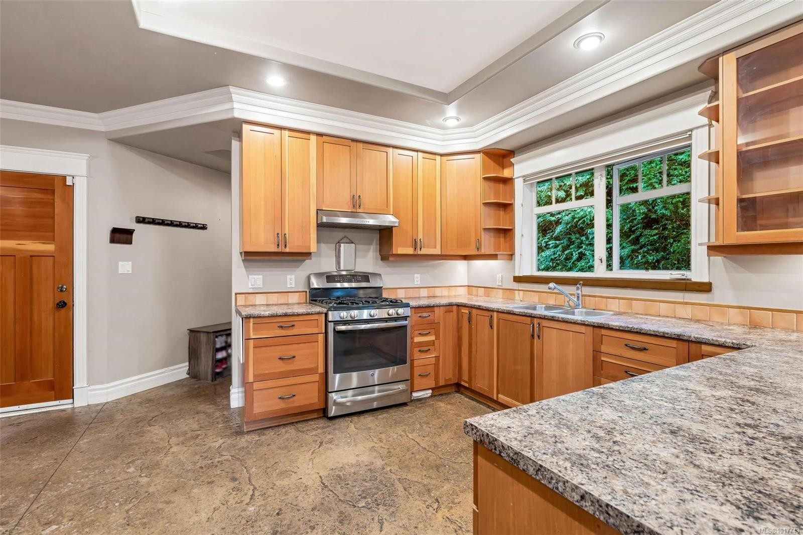 411 Conway Rd, Saanich, BC