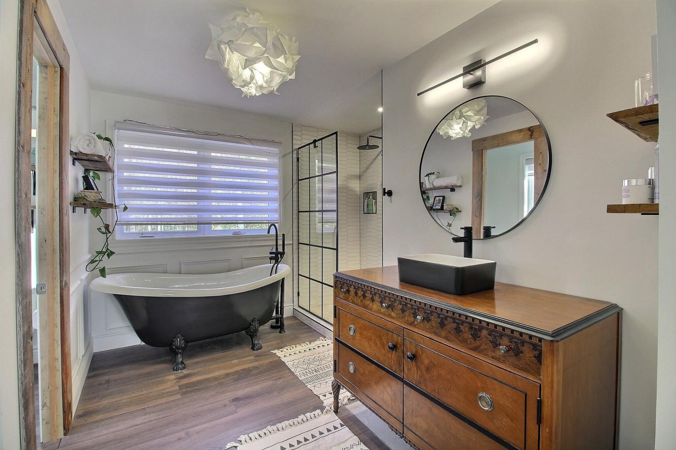 Bathroom - 91 Rue Meunier, Eastman, QC - Indoor Photo Showing Other Room