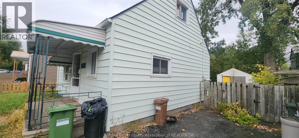 1256 California Avenue, Windsor, ON - Outdoor With Exterior
