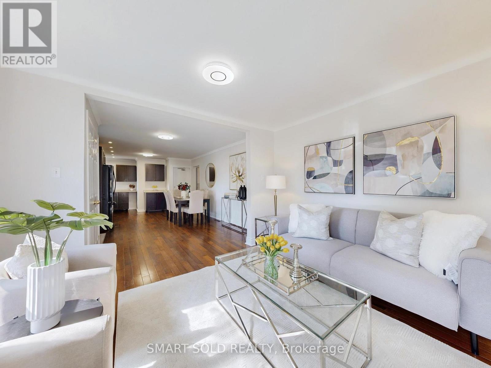 1051 Janette Street, Newmarket, ON - Indoor Photo Showing Living Room