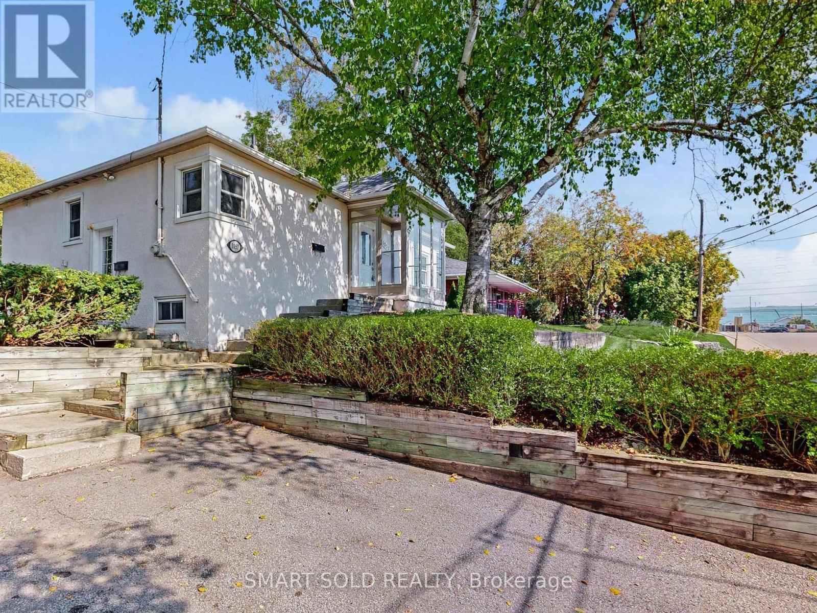 1051 Janette Street, Newmarket, ON - Outdoor