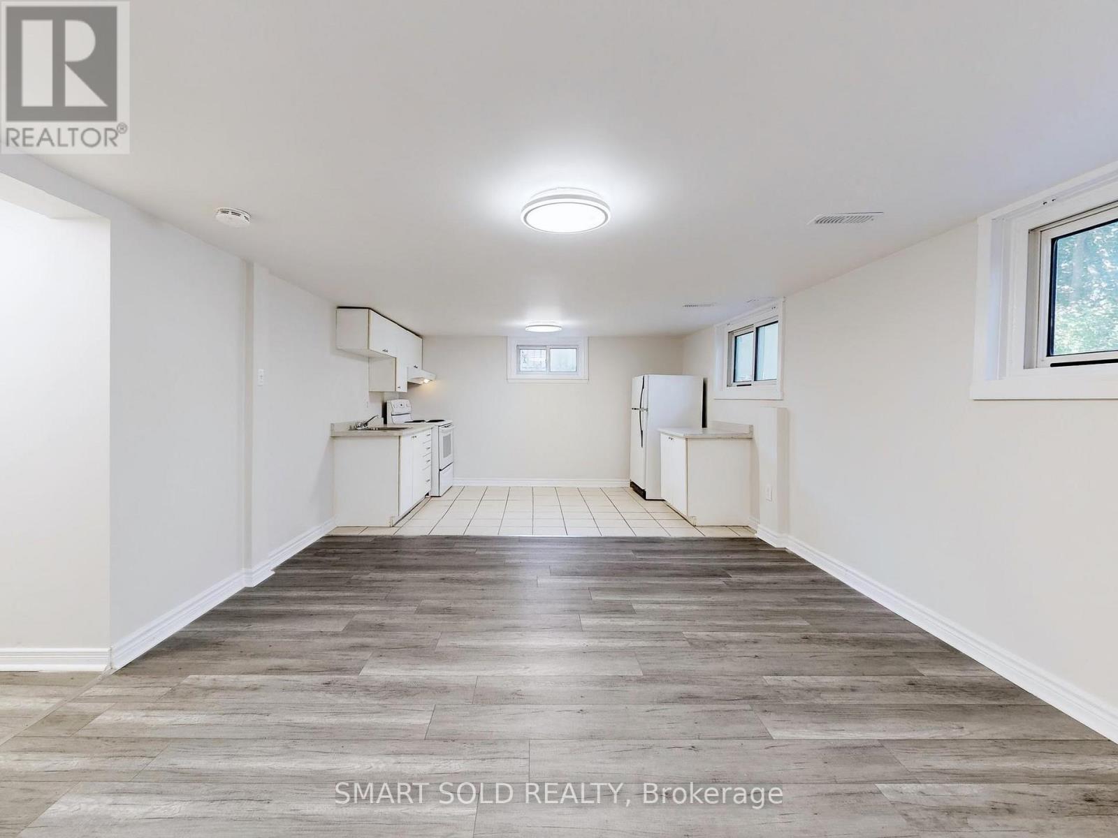 1051 Janette Street, Newmarket, ON - Indoor