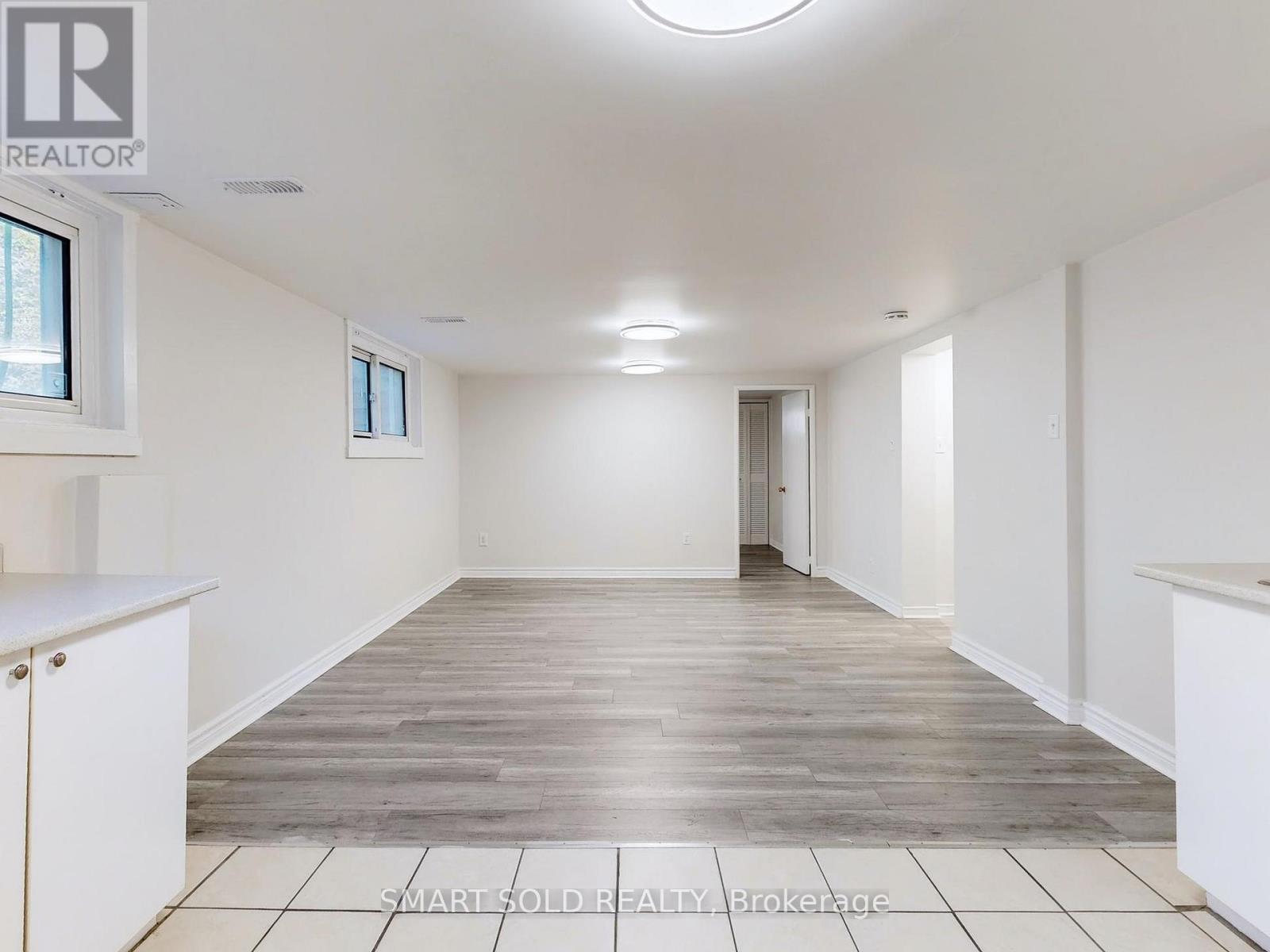 1051 Janette Street, Newmarket, ON - Indoor