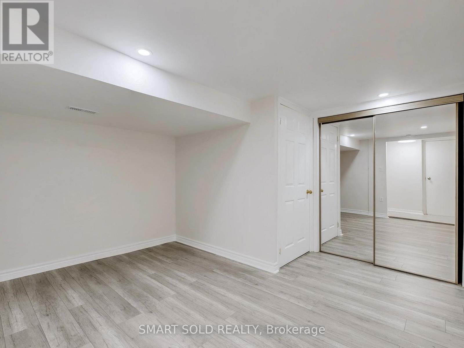 1051 Janette Street, Newmarket, ON - Indoor Photo Showing Other Room