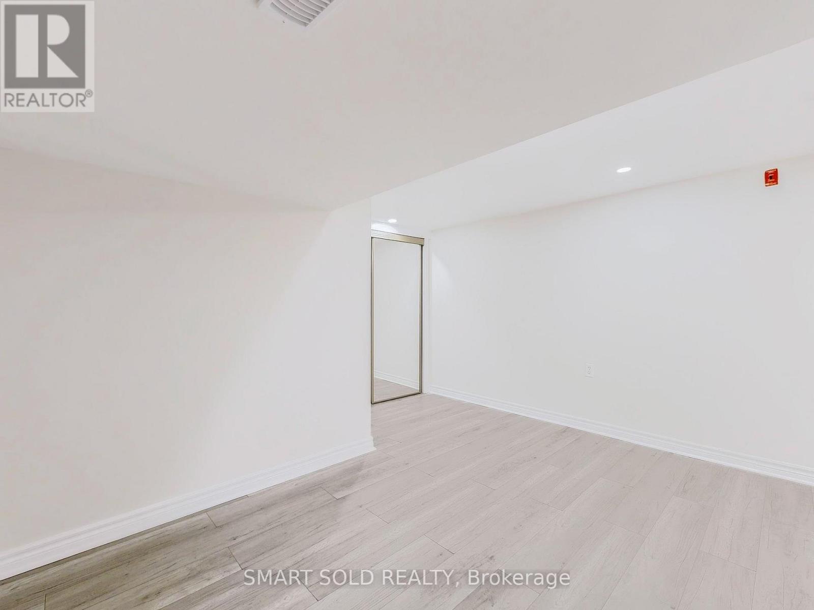 1051 Janette Street, Newmarket, ON - Indoor Photo Showing Other Room