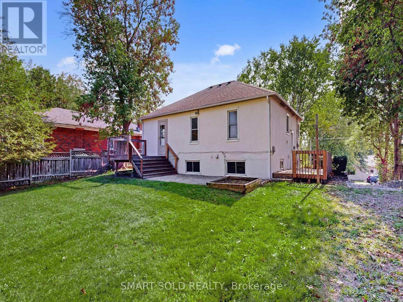 1051 Janette Street, Newmarket, ON - Outdoor