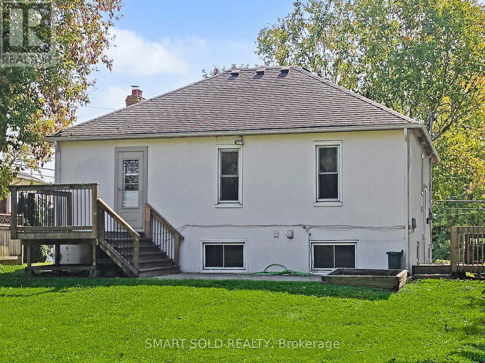 1051 Janette Street, Newmarket, ON - Outdoor With Deck Patio Veranda