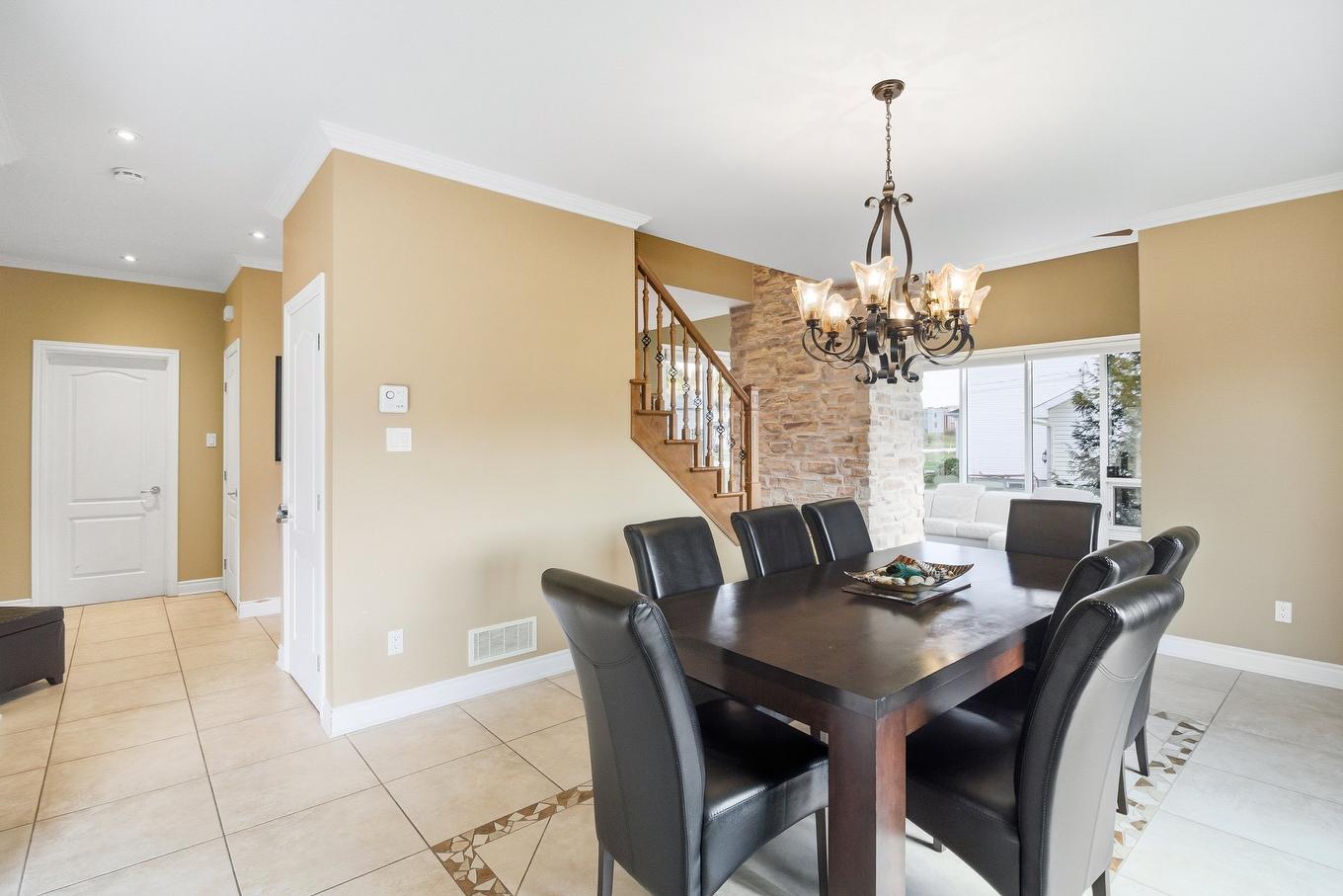 Dining room - 69 Ch. Des Bâtisseurs, Val-Des-Monts, QC - Indoor Photo Showing Dining Room