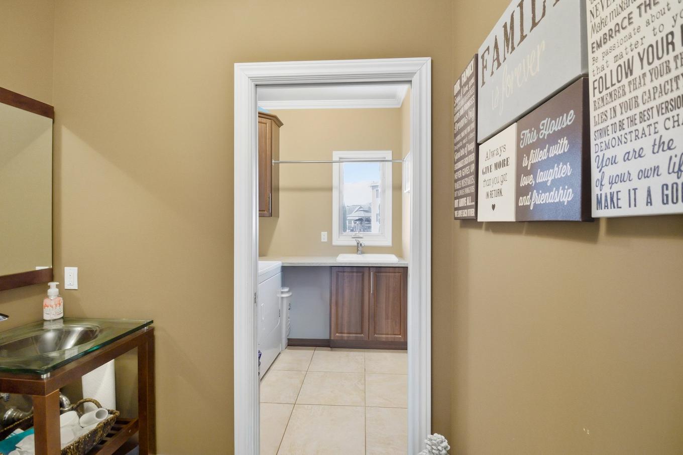 Powder room - 69 Ch. Des Bâtisseurs, Val-Des-Monts, QC - Indoor