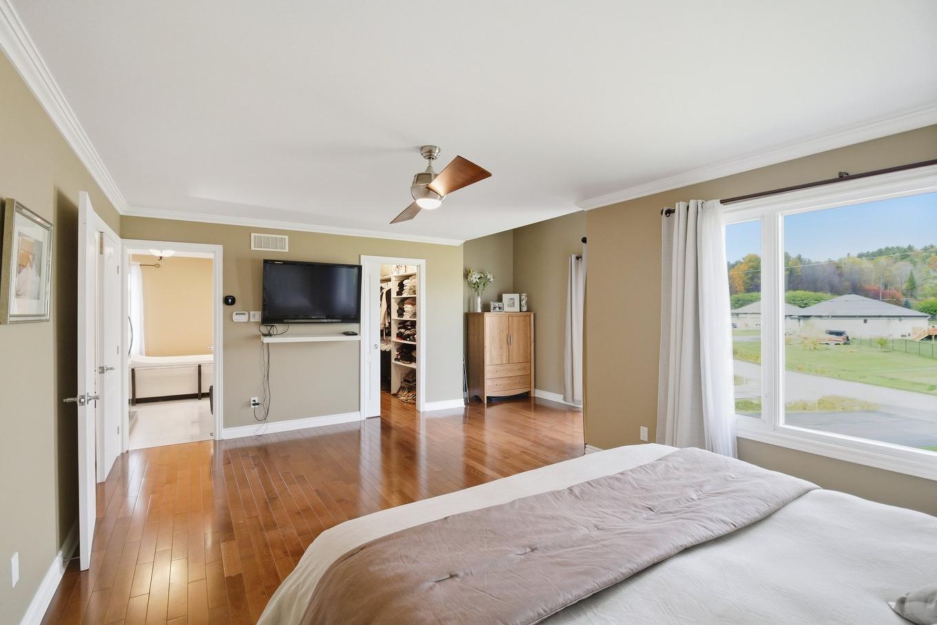 Primary bedroom - 69 Ch. Des Bâtisseurs, Val-Des-Monts, QC - Indoor Photo Showing Bedroom