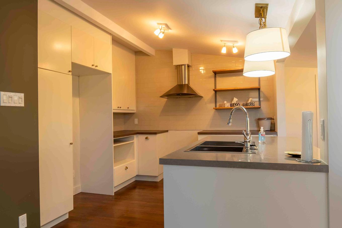 Cuisine - 4016 Ch. St-Charles, Terrebonne (Lachenaie), QC - Indoor Photo Showing Kitchen