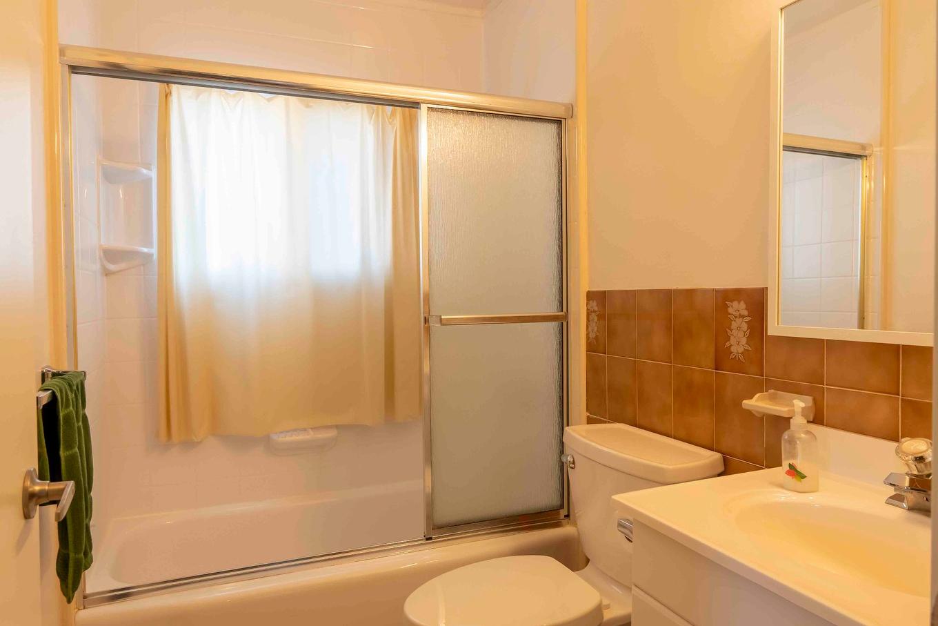 Salle de bains - 4016 Ch. St-Charles, Terrebonne (Lachenaie), QC - Indoor Photo Showing Bathroom