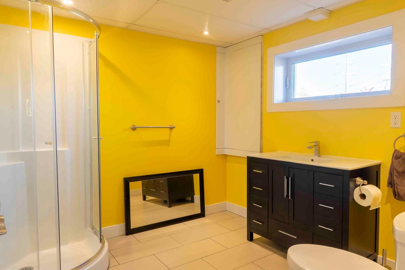 Salle de bains - 4016 Ch. St-Charles, Terrebonne (Lachenaie), QC - Indoor Photo Showing Bathroom