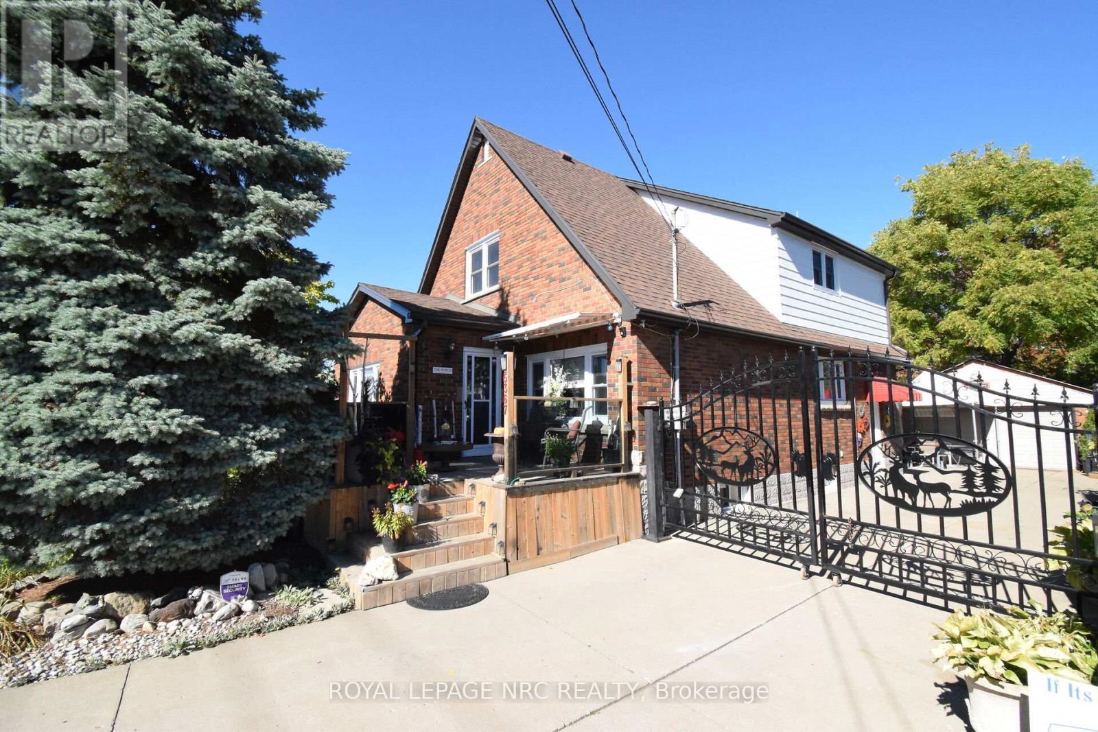 5367 Kitchener Street, Niagara Falls (Clifton Hill), ON - Outdoor