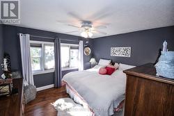 MASTER BED - MAIN FLR -