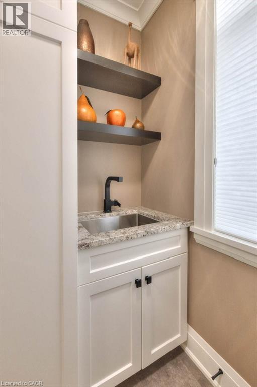 12 George Street, Waterloo, ON - Indoor