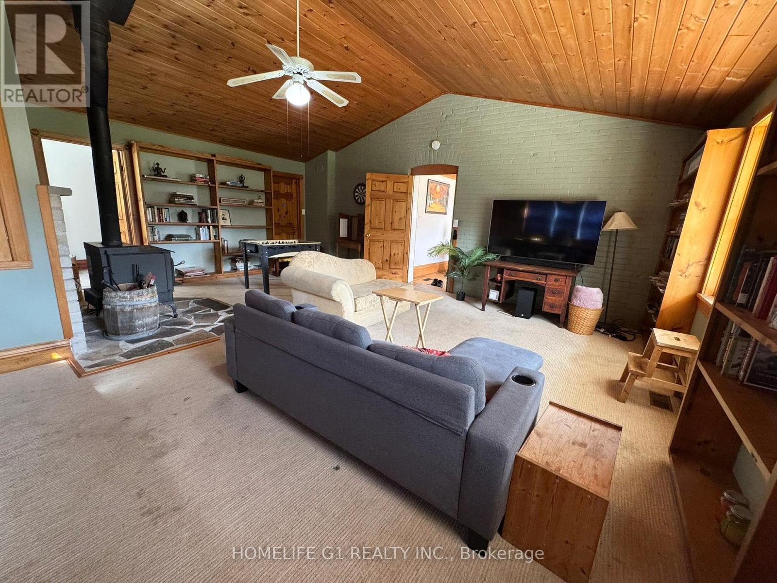 18692 Kennedy Road, Caledon, ON - Indoor Photo Showing Living Room