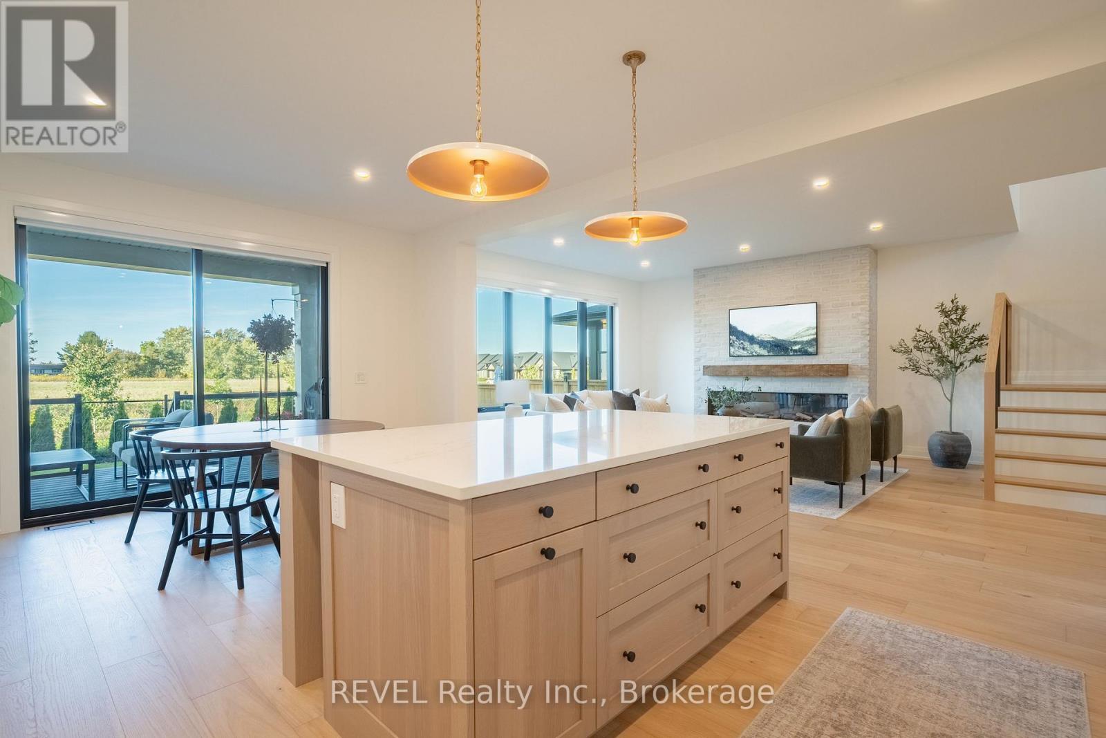 21 Arsenault Crescent, Pelham (Fonthill), ON - Indoor