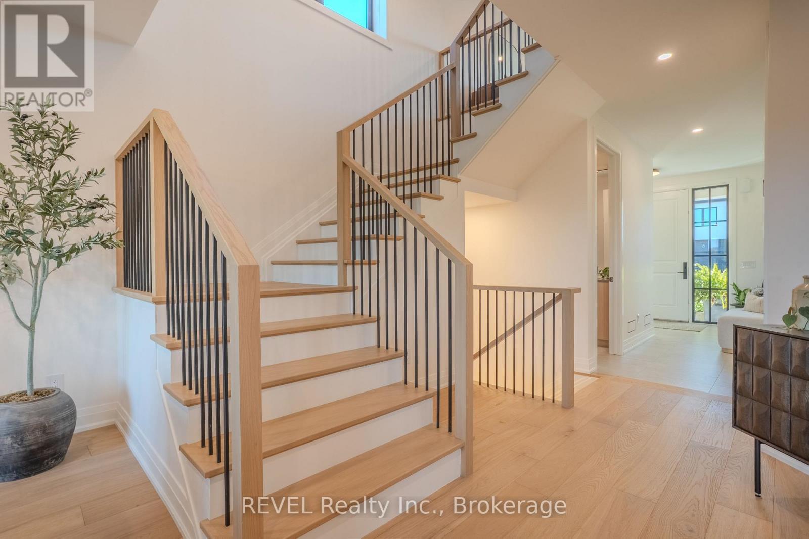 21 Arsenault Crescent, Pelham (Fonthill), ON - Indoor Photo Showing Other Room