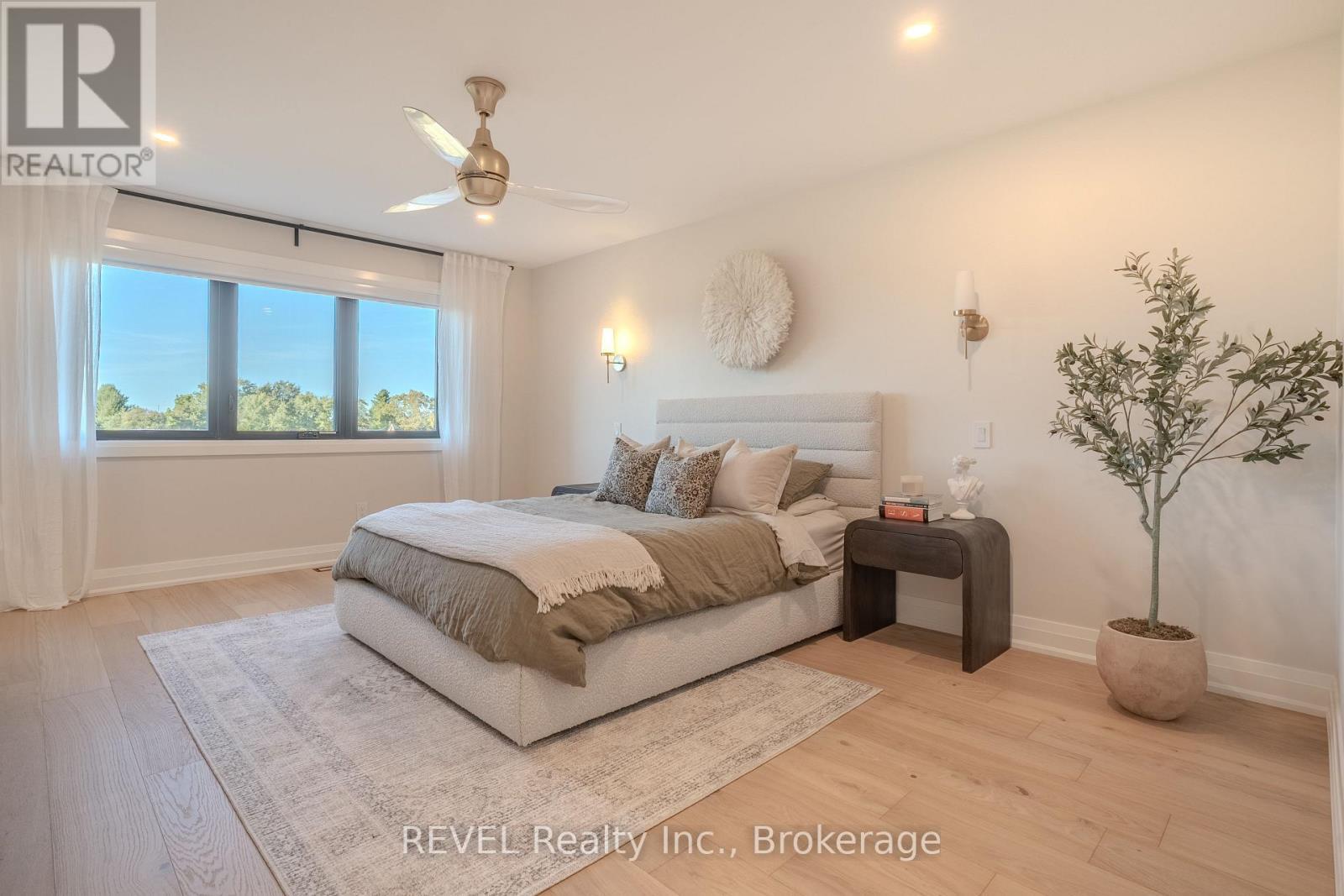 21 Arsenault Crescent, Pelham (Fonthill), ON - Indoor Photo Showing Bedroom
