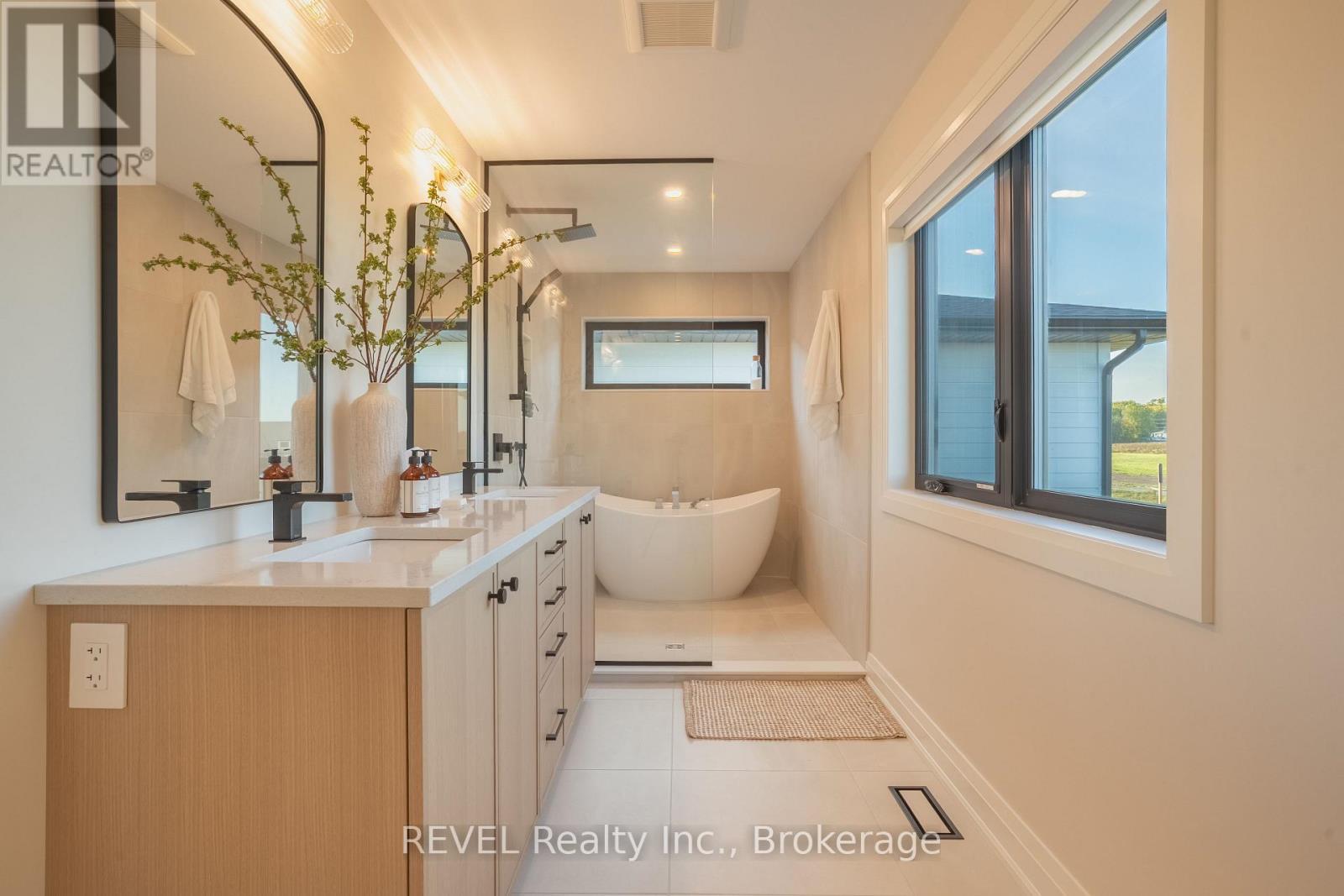 21 Arsenault Crescent, Pelham (Fonthill), ON - Indoor