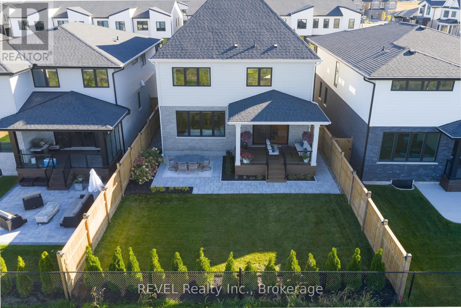 21 Arsenault Crescent, Pelham (Fonthill), ON - Outdoor