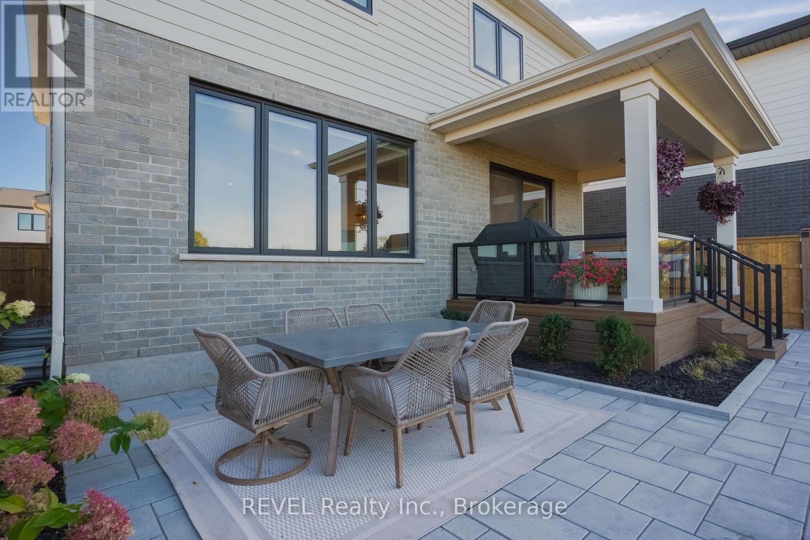 21 Arsenault Crescent, Pelham (Fonthill), ON - Outdoor With Deck Patio Veranda With Exterior