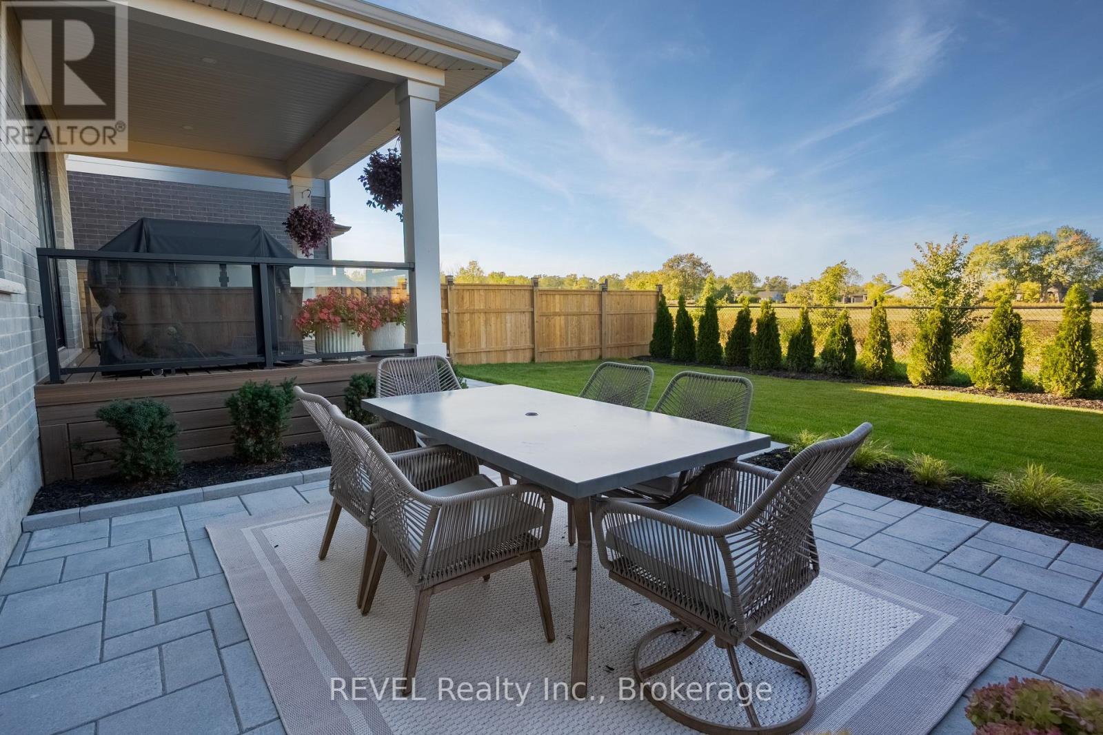 21 Arsenault Crescent, Pelham (Fonthill), ON - Outdoor With Deck Patio Veranda With Exterior