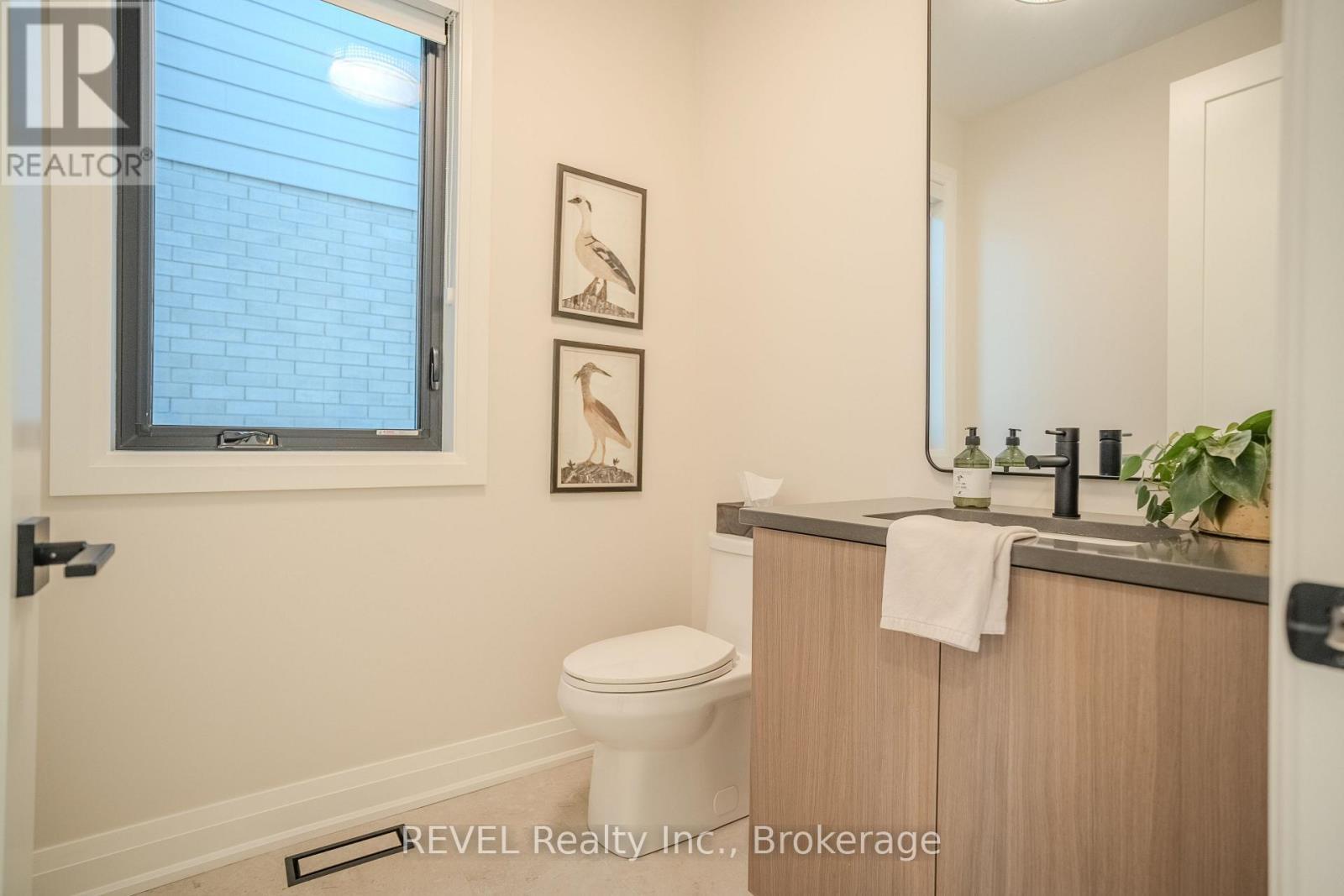 21 Arsenault Crescent, Pelham (Fonthill), ON - Indoor Photo Showing Bathroom