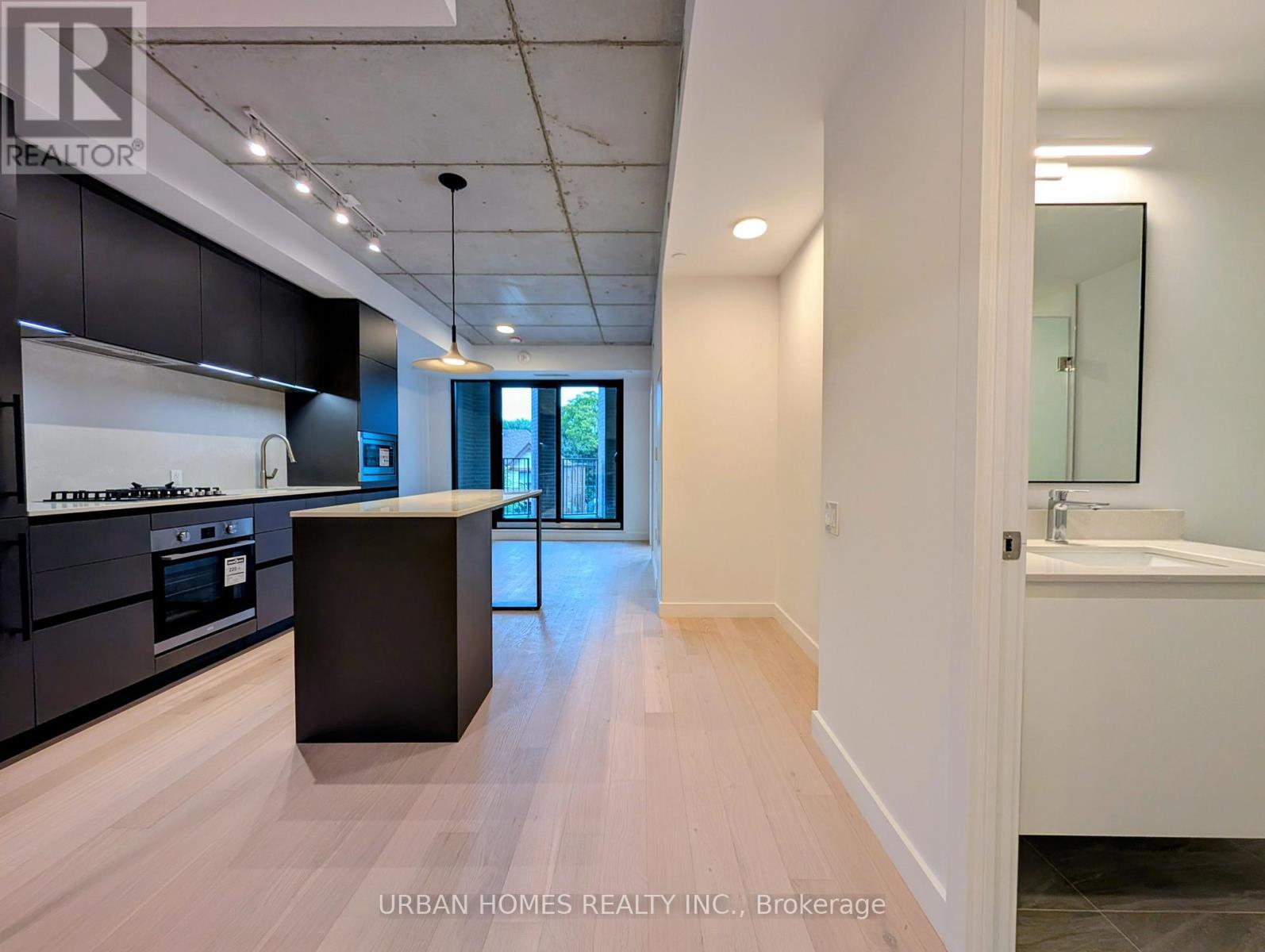 202 - 1720 Bayview Avenue, Toronto, ON - Indoor Photo Showing Kitchen