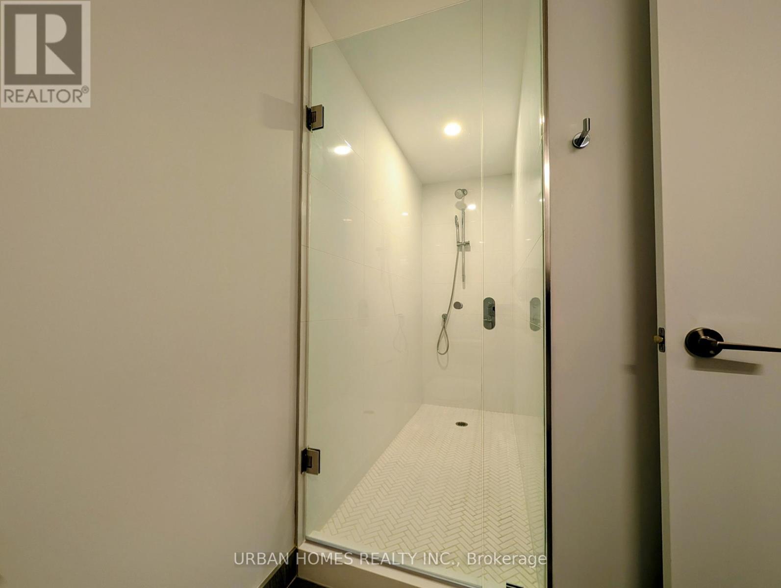 202 - 1720 Bayview Avenue, Toronto, ON - Indoor