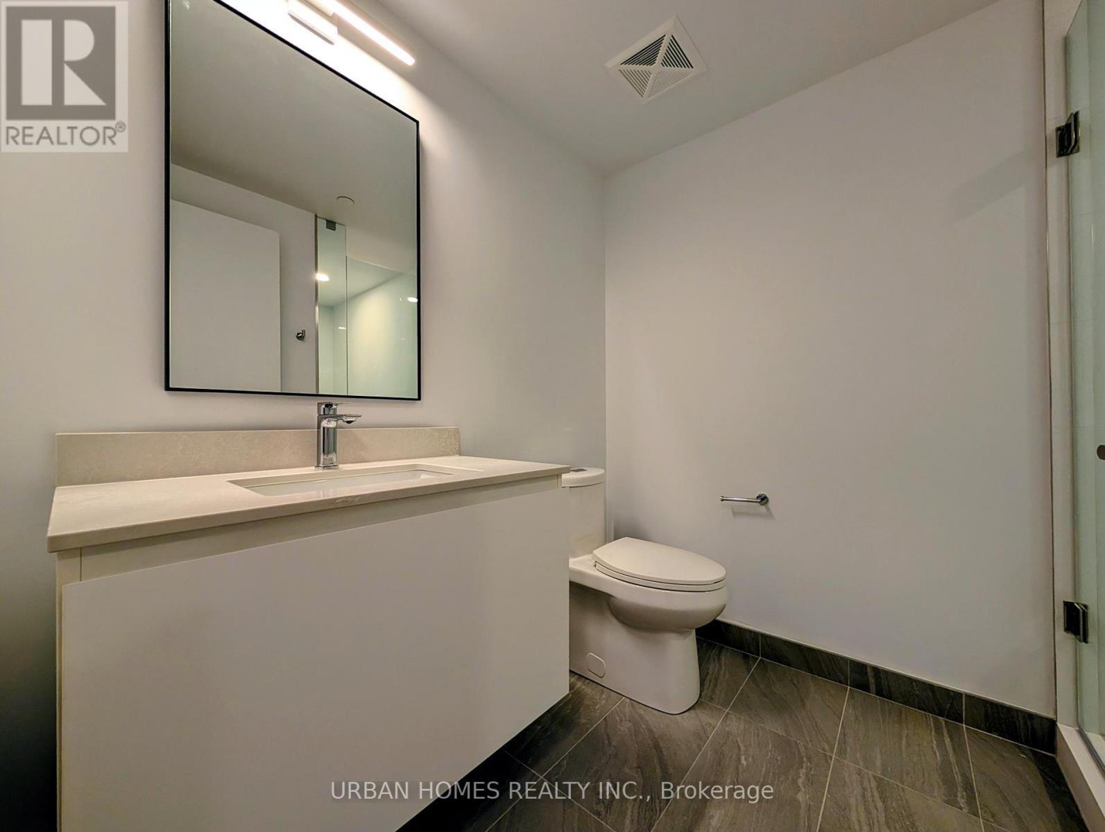 202 - 1720 Bayview Avenue, Toronto, ON - Indoor Photo Showing Bathroom